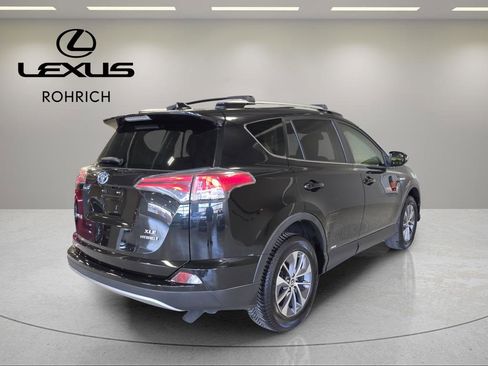 Used 2017 Toyota RAV4 XLE image 5