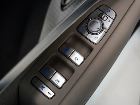 Used 2022 Genesis G70 3.3T w/ Sport Advanced Package image 27