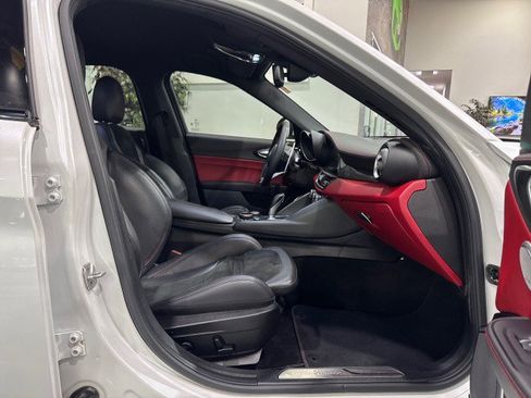 Used 2017 Alfa Romeo Giulia Quadrifoglio image 70