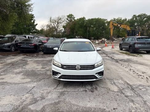 Used 2017 Volkswagen Passat 1.8T R-Line w/ R-Line Lighting Package image 16