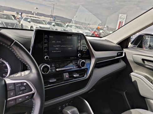 Used 2022 Toyota Highlander LE image 20