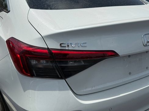 Used 2024 Honda Civic Touring image 9