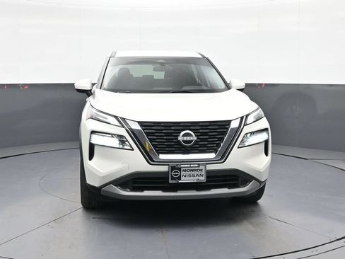 Used 2023 Nissan Rogue SV AWD/4WD image 2