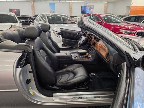 Used 2001 Jaguar XKR Convertible RWD image 38