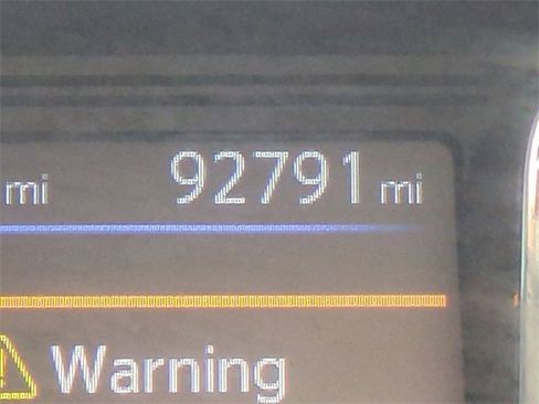 Used 2019 Nissan Titan SV image 25