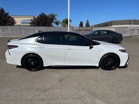 Used 2023 Toyota Camry XSE FWD image 3