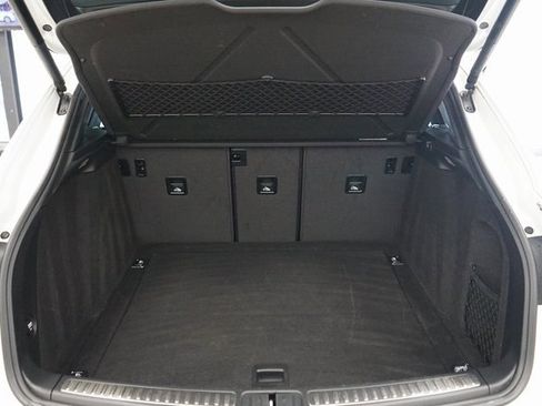 Used 2018 Porsche Macan image 56