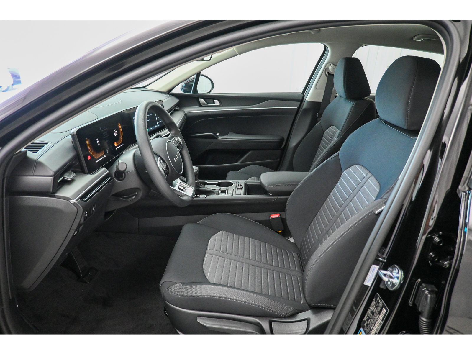 New 2027 Kia K5 LXS FWD image 16