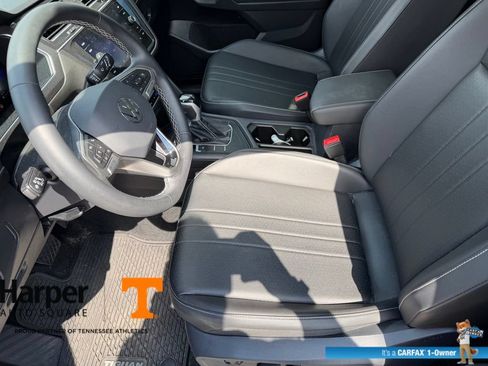 Used 2023 Volkswagen Tiguan SE w/ Panoramic Sunroof Package FWD image 13