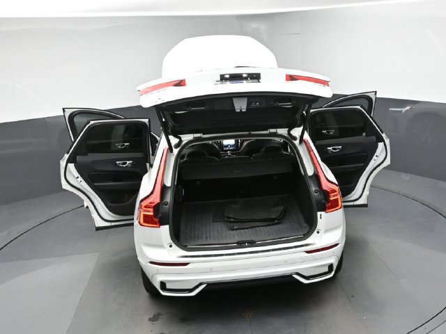 Used 2024 Volvo XC60 B5 Plus w/ Protection Package Premier AWD/4WD image 50
