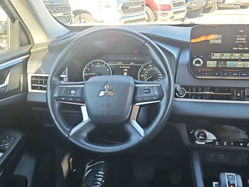 Used 2024 Mitsubishi Outlander SE image 24