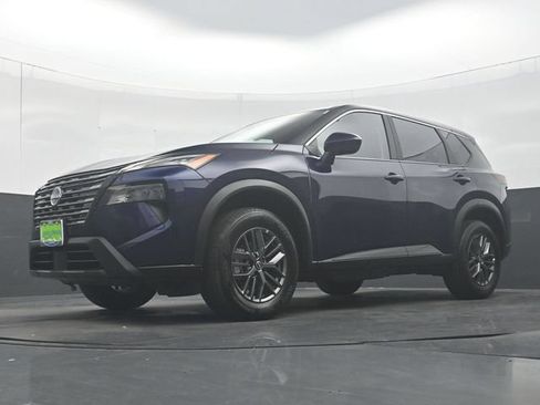 Used 2026 Nissan Rogue SV FWD image 28