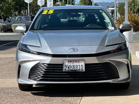 Used 2025 Toyota Camry LE FWD image 6