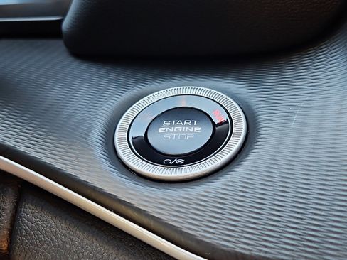 Used 2025 Jeep Grand Cherokee Laredo X image 22