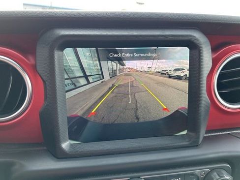 Used 2022 Jeep Gladiator Rubicon w/ LED Lighting Group image 6