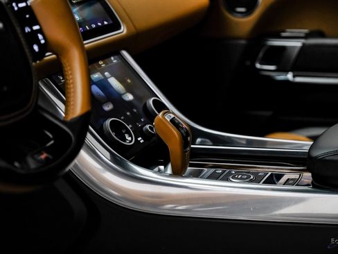 Used 2020 Land Rover Range Rover Sport SVR image 57