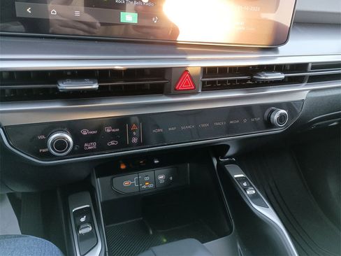 New 2026 Kia Sorento S w/ S Panoramic Sunroof Package image 22