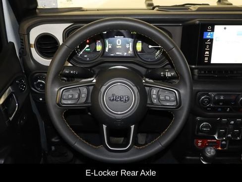 Used 2024 Jeep Wrangler Unlimited AWD/4WD image 7