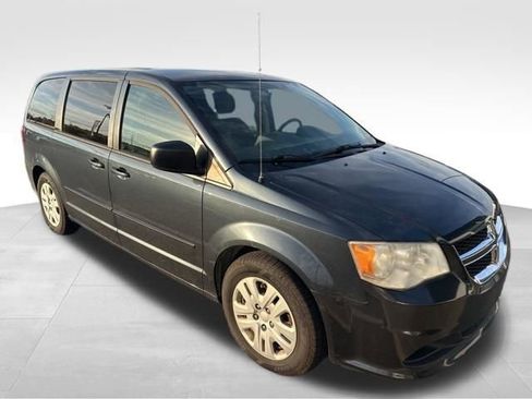 Used 2014 Dodge Grand Caravan SE w/ Quick Order Package 29E SE FWD image 2