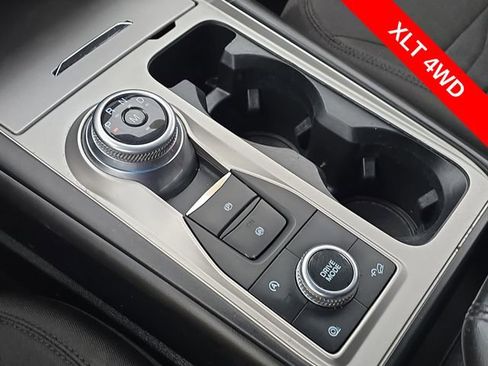 Used 2020 Ford Explorer XLT w/ Comfort Package image 24