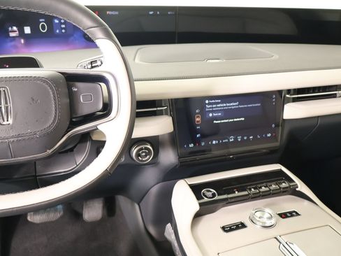 New 2026 Lincoln Navigator Premiere AWD/4WD image 5