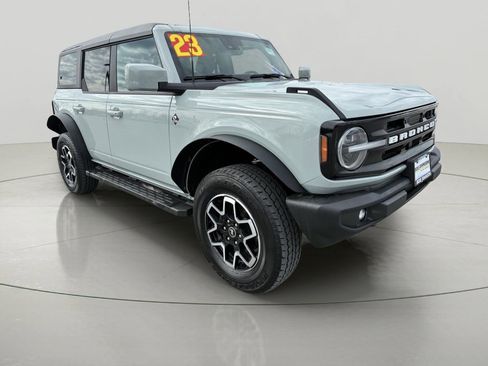 Used 2023 Ford Bronco Outer Banks image 1
