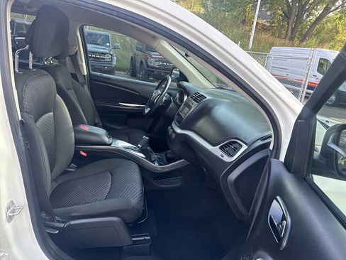 Used 2020 Dodge Journey SE w/ SE Popular Equipment Group image 26