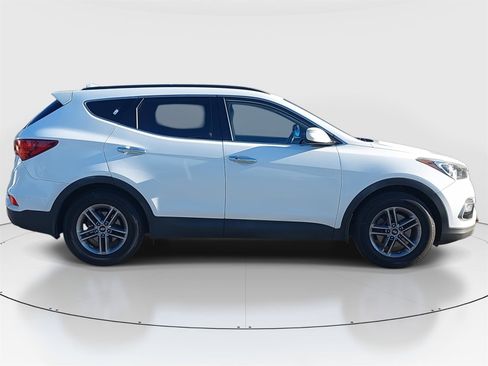 Used 2018 Hyundai Santa Fe Sport image 4