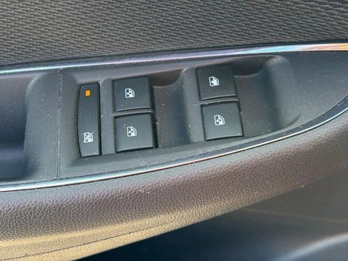 Used 2017 Chevrolet Cruze LT w/ Convenience Package image 16