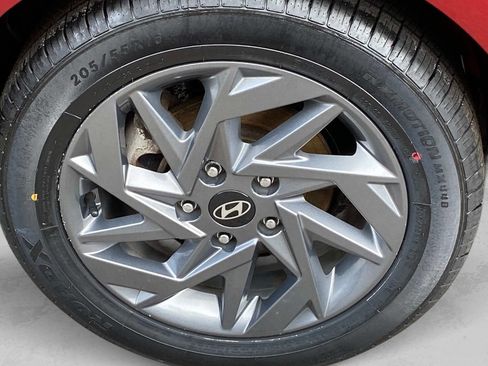 Used 2024 Hyundai Elantra SEL FWD image 20