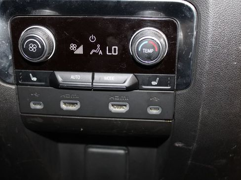 Used 2021 Chevrolet Tahoe Premier w/ Premium Package AWD/4WD image 33