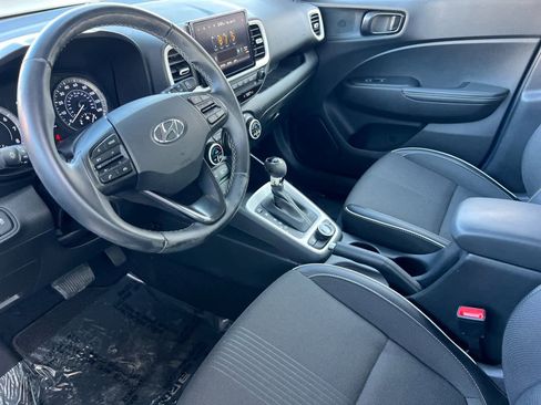 Certified 2022 Hyundai Venue Limited image 11