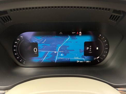 Certified 2023 Volvo XC60 B5 Plus FWD image 18