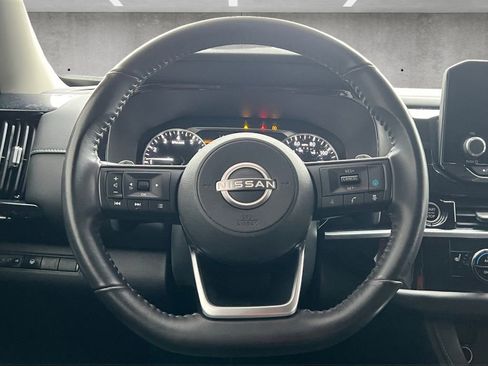 Used 2022 Nissan Pathfinder SV image 21