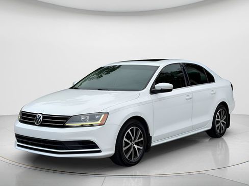 Used 2017 Volkswagen Jetta SE FWD image 1