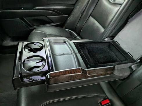 Used 2019 Cadillac XTS Luxury FWD image 16