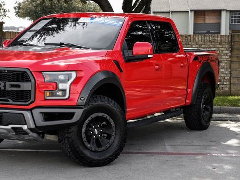 Used 2018 Ford F150 Raptor w/ Equipment Group 802A Luxury image 14