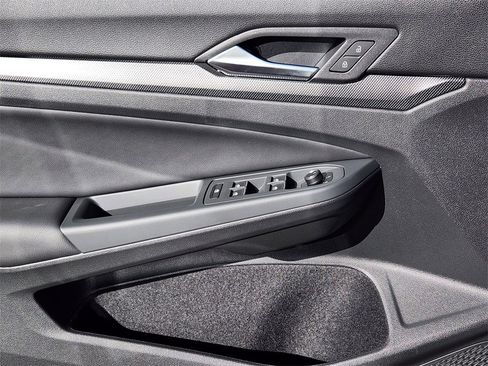 New 2026 Volkswagen GTI SE image 3