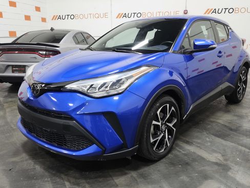 Used 2022 Toyota C-HR XLE image 10