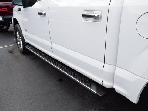 Used 2017 Ford F150 XLT w/ Equipment Group 302A Luxury AWD/4WD image 9