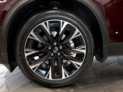 Certified 2025 MAZDA CX-90 Plug-In Hybrid w/ Premium Plus image 10