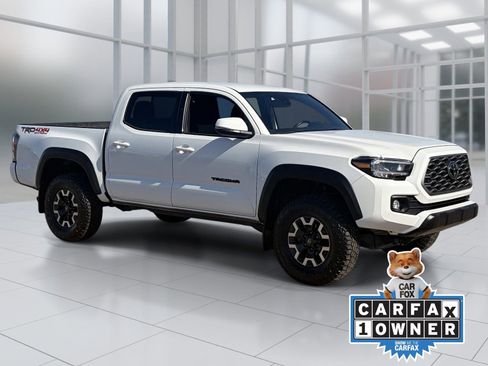Used 2023 Toyota Tacoma TRD Off-Road w/ Technology Package image 8