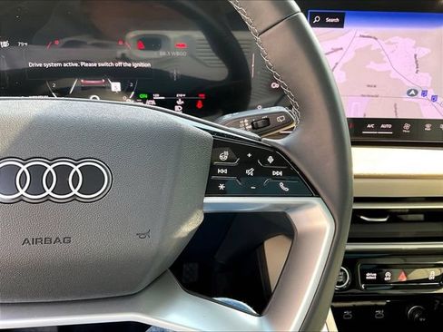 Certified 2025 Audi Q5 Premium w/ Convenience Package AWD/4WD image 16