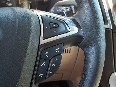 Used 2015 Ford Edge Titanium FWD image 21