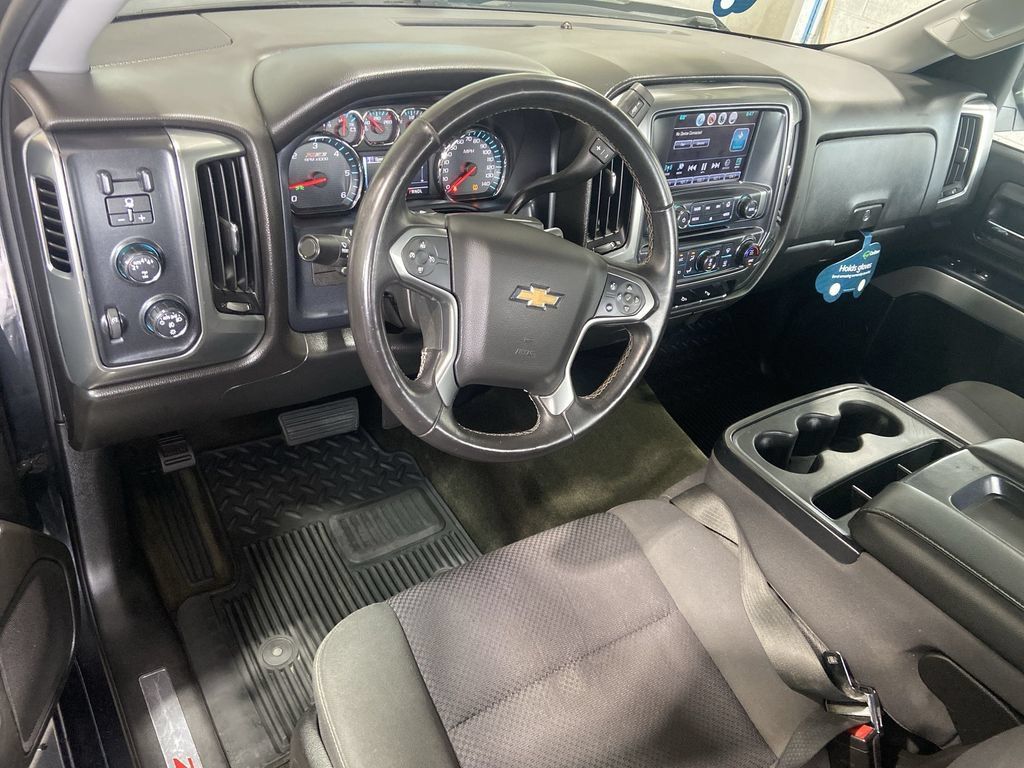 Used 2018 Chevrolet Silverado 1500 LT w/ All Star Edition AWD/4WD image 10