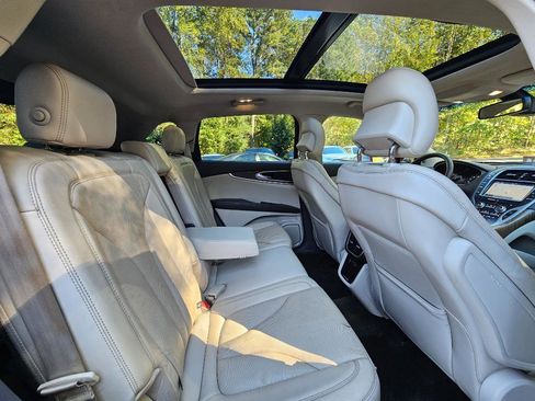 Used 2016 Lincoln MKX Reserve w/ Technology Package image 40