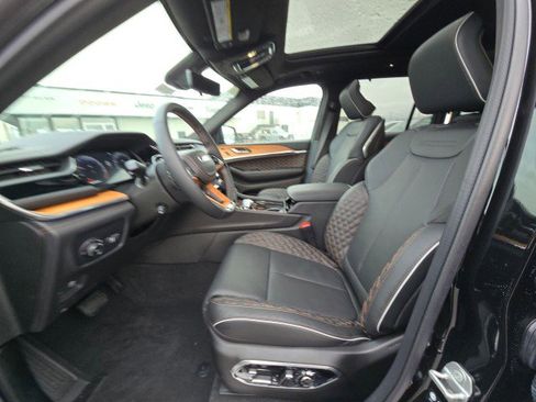 New 2025 Jeep Grand Cherokee Summit image 23