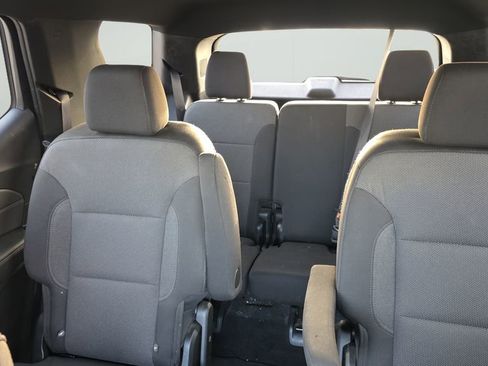 Used 2023 Chevrolet Traverse LT image 13
