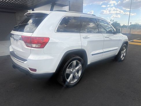Used 2013 Jeep Grand Cherokee Overland AWD/4WD image 13