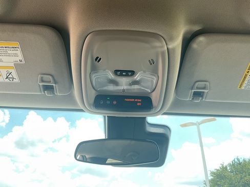 Used 2025 Buick Encore GX Preferred FWD image 13